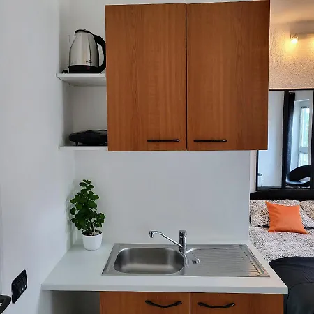 Studio Square Apartament Funtana
